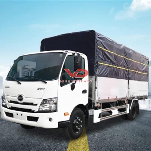 Xe tải Hino 3,5 tấn thùng mui bạt dài 5m model XZU720