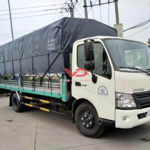 Xe tải Hino 4,7 tấn thùng mui bạt dài 5,8m model XZU730