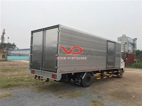 Xe tải Hino 6 tấn thùng kín dài 6,8m model FC9JL