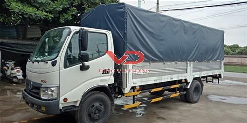 Xe tải Hino 3,5 tấn thùng mui bạt dài 5,7m model XZU352